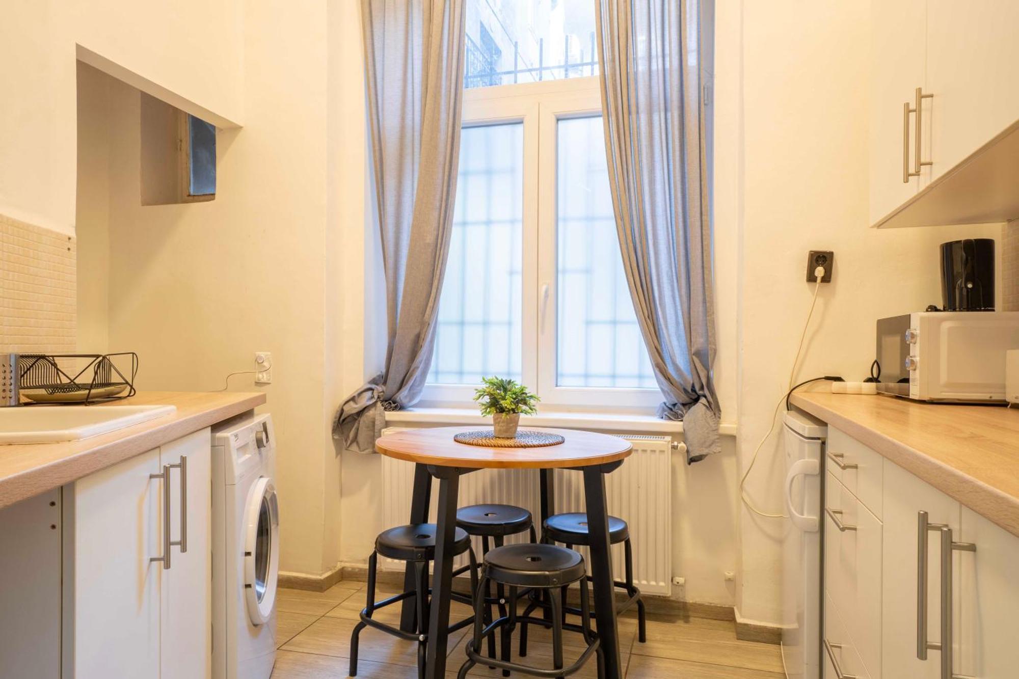 Lovely Apartment In Party Street Ka10 Budapeszt Zewnętrze zdjęcie